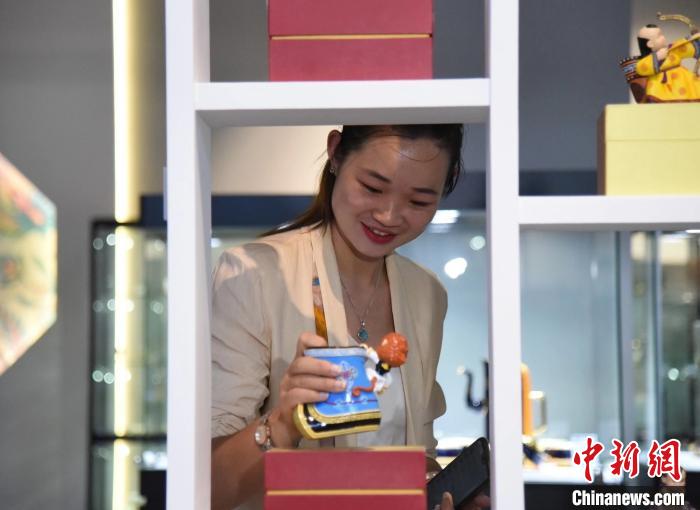 草原文化遺產(chǎn)保護日:千余款傳統(tǒng)工藝和文創(chuàng)產(chǎn)品開展