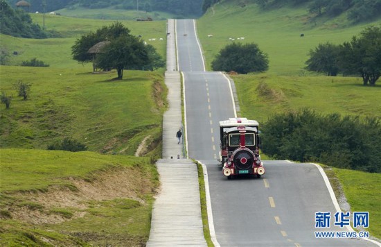 （美麗中國）（1）重慶武?。罕苁钚蓍e游升溫