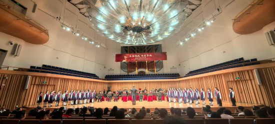 重慶大學(xué)城樹(shù)人小學(xué)校管樂(lè)團(tuán)參加比賽。