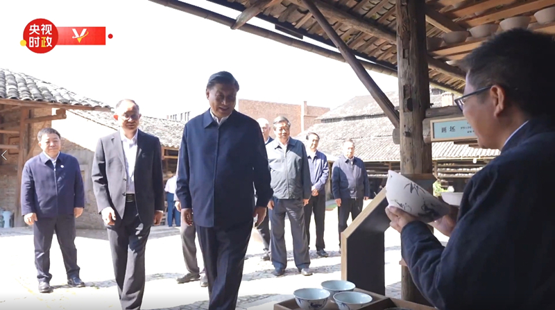 2023年10月11日，習(xí)近平在江西景德鎮(zhèn)考察。（視頻截圖）