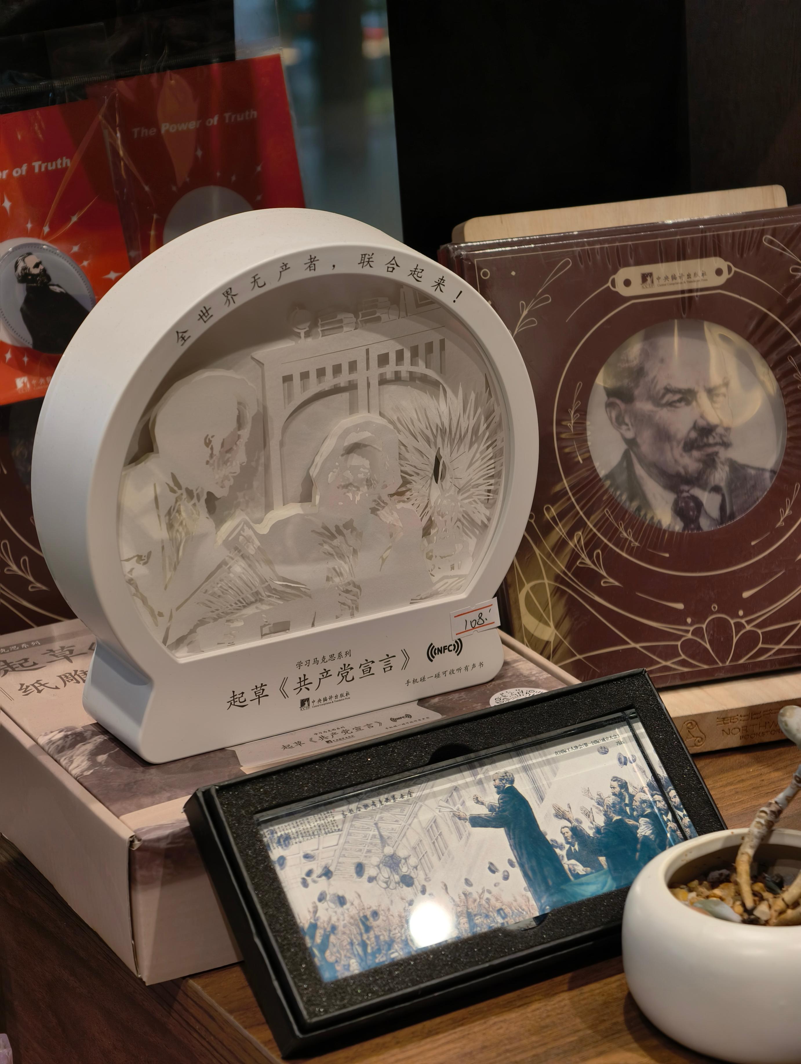 甘肅省新華書(shū)店所屬旗艦書(shū)城西北書(shū)城文創(chuàng)區(qū)。受訪(fǎng)者供圖